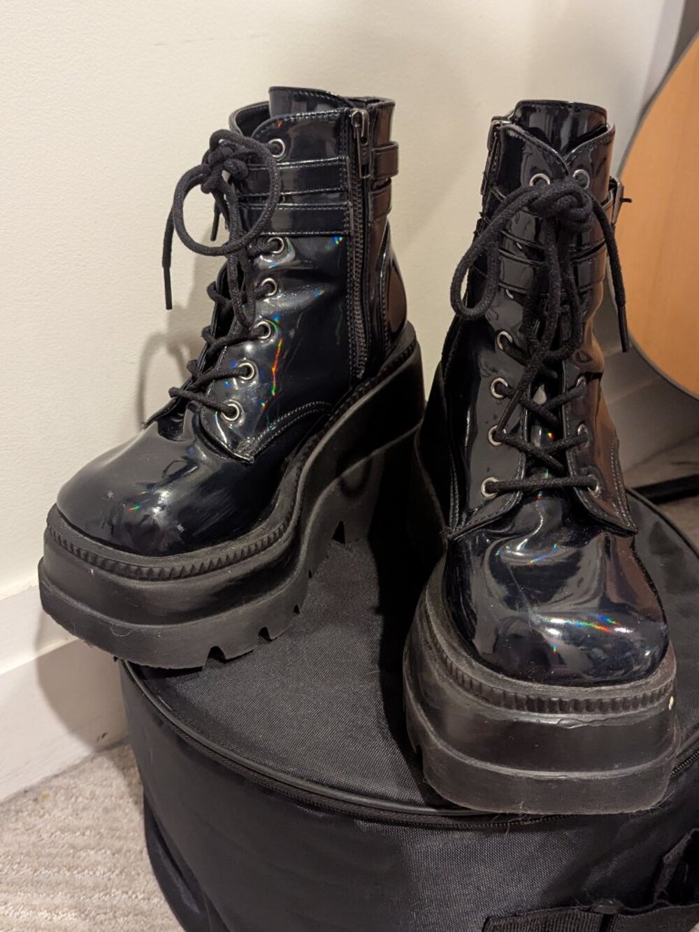 Demonia Black Hologram Shaker 52